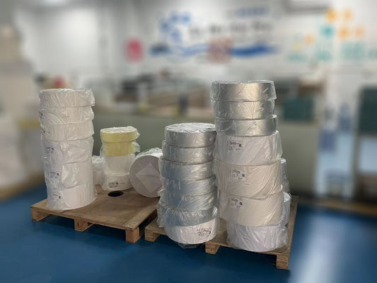 Blank Waterproof BOPP Adhesive Jumbo Roll Labels 75μ Twarz grubość kleju olejowego