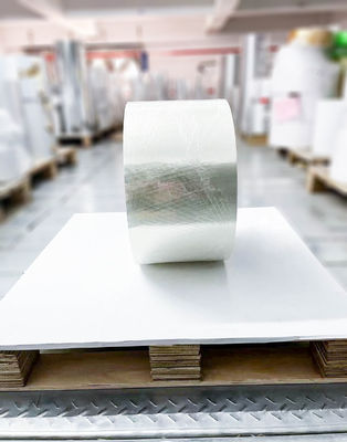 Świeże białe PET BOPP Adhesive Jumbo Roll Paper Zatwierdzenie SGS