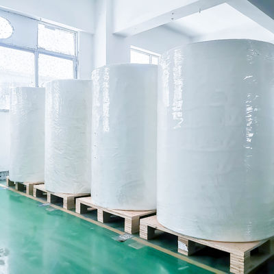 Jasno biały papier klejący z PVC, grubość powierzchni 100 u
