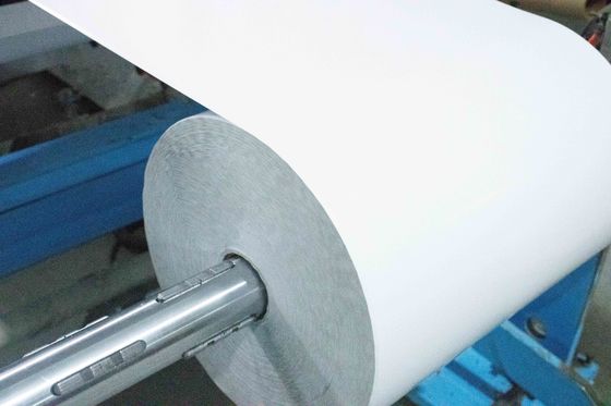 Przejrzysty klejnot olejowy PET Klej pokryty rolką papieru Klej powierzchniowa grubość 80 u