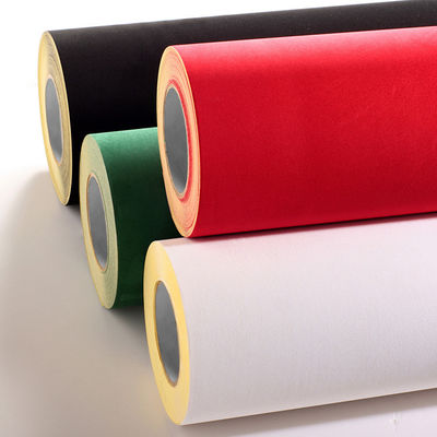 80 gm Papier powlekany w kolorze białym o grubości 53±5% i początkowej przyczepności ≥15N