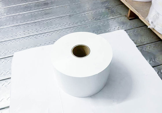 Dobra cena. Przejrzysty materiał etykietowy PET w Internecie